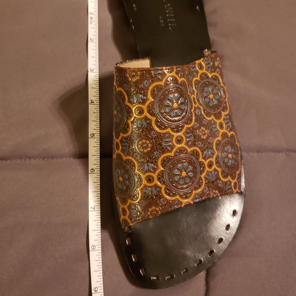 Sandals - Picture 8 of 10